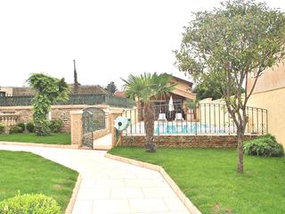 maison 9 pièces - 220m2 à Mâcon (71000)